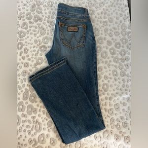 Wrangler women’s boot cut jeans. Size 5/6